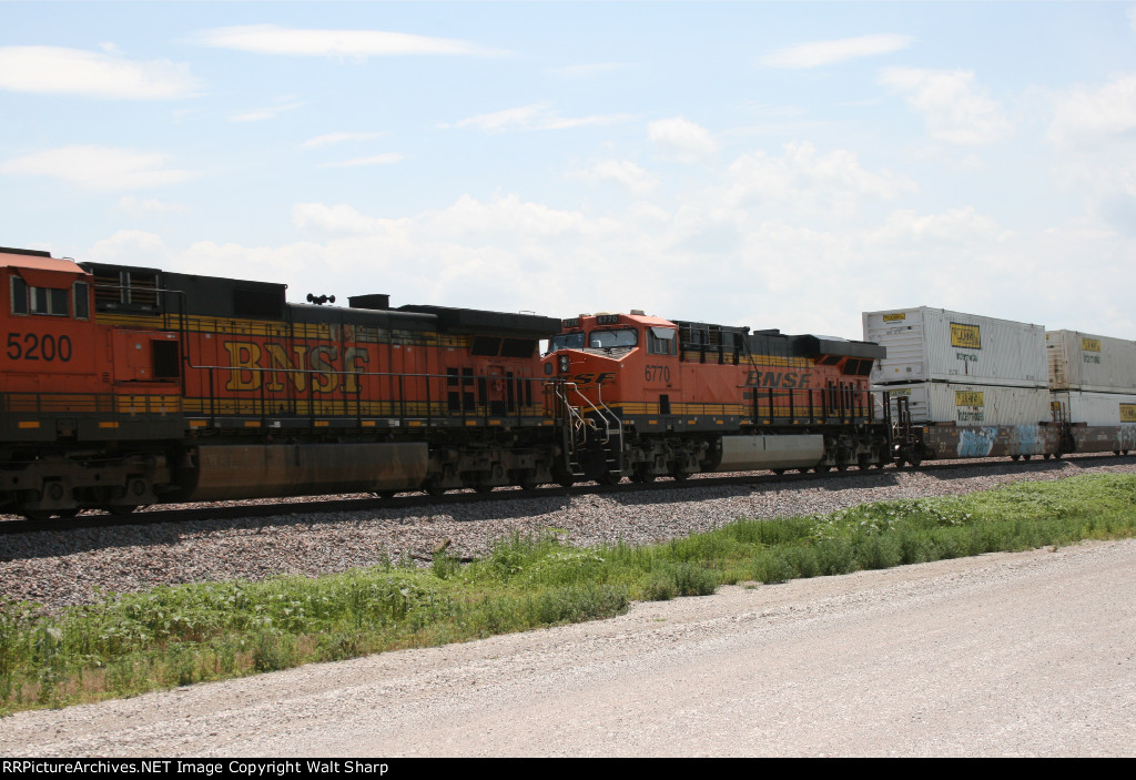 BNSF 6770